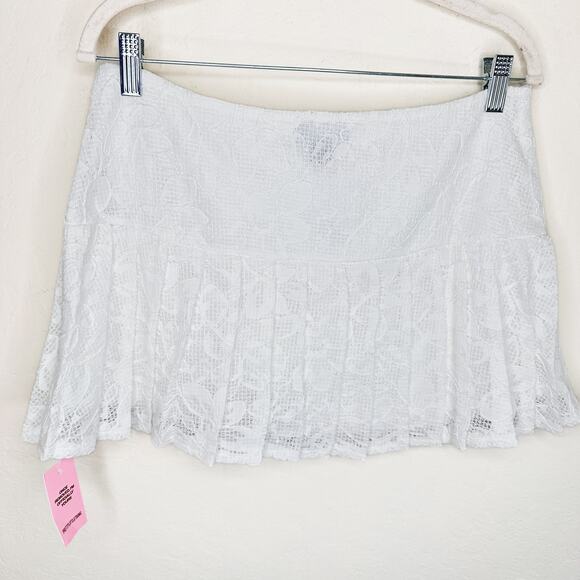 NWT Pretty Little Thing White Lace Pleated Drop Waist Micro Mini Skirt 8 - Picture 7 of 10